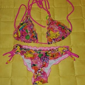 Colombian 🇨🇴  scrunch butt bikini